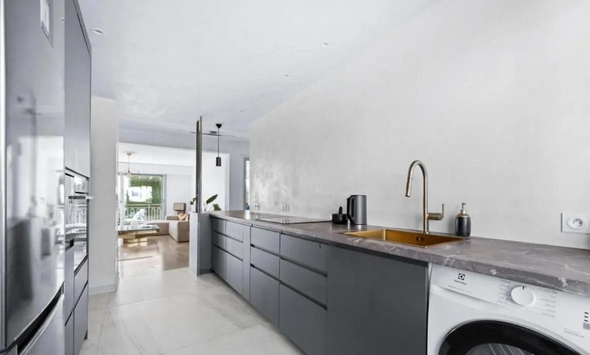Apartament Le Royal Cannes 0*,  Francja