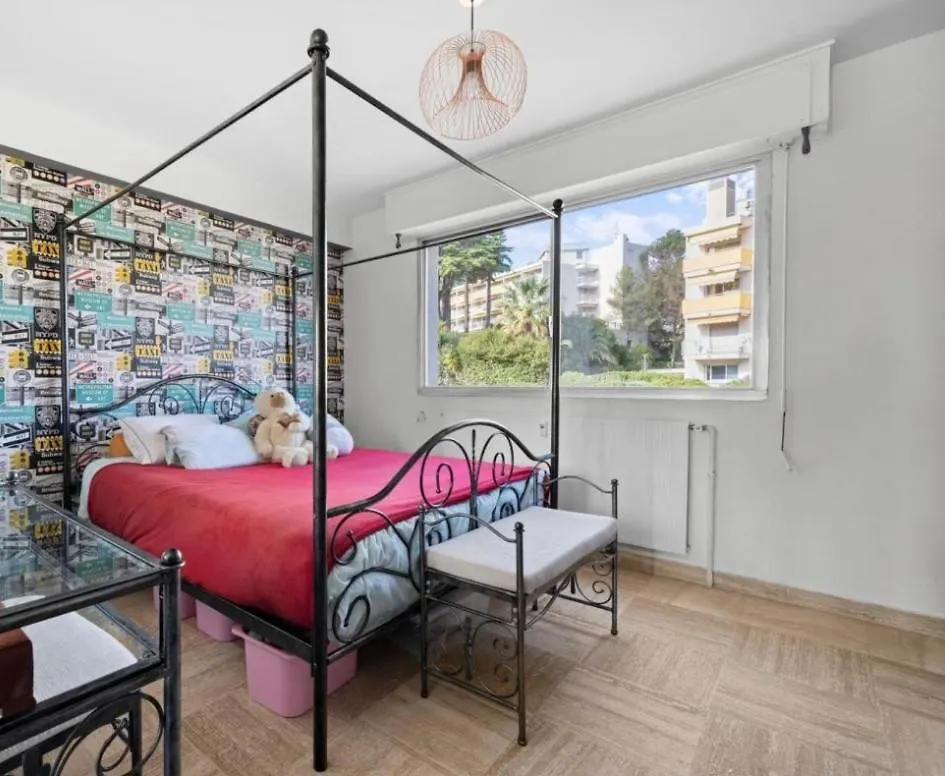 Apartament Le Royal Cannes 0*,